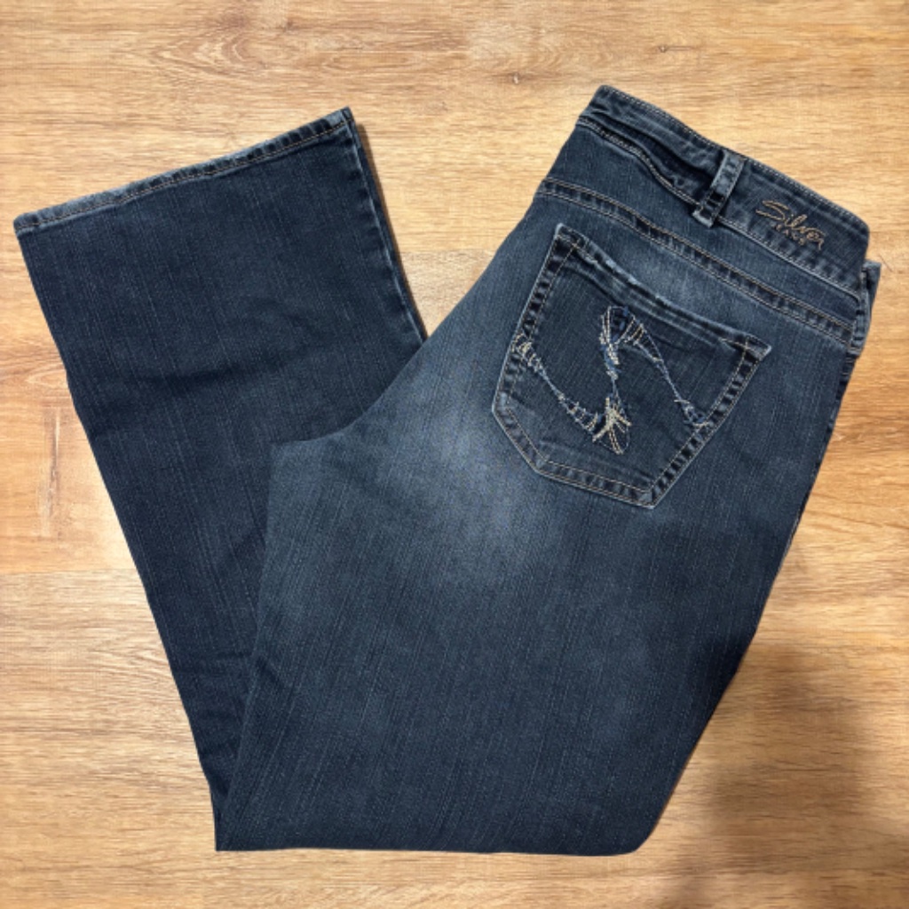Suki Silver Jeans Dark Blue Boot Cut Jeans Size 18w